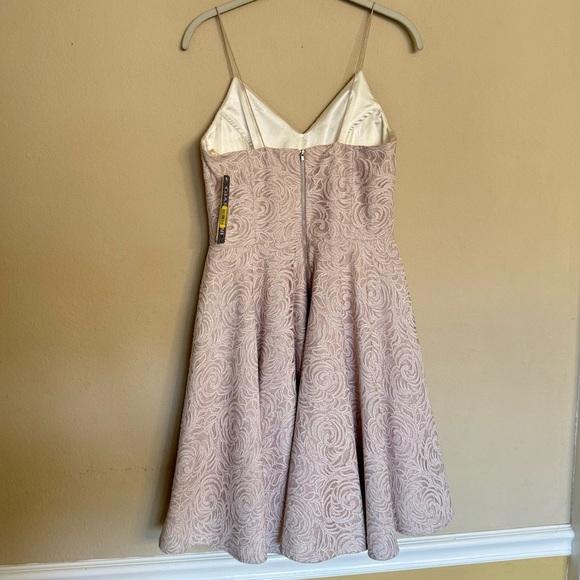 Gianni Bini Floral Lace Halter Fit & Flare Mini Dress Cocktail Party Pink Size 8 - Picture 2 of 16